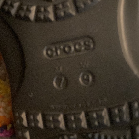 Crocs sandal - men’s or women’s - Picture 4 of 5